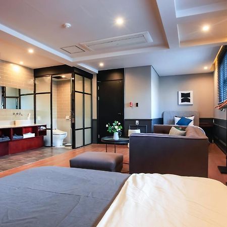 Brown-Dot Hotel Yangjeong Busan Esterno foto